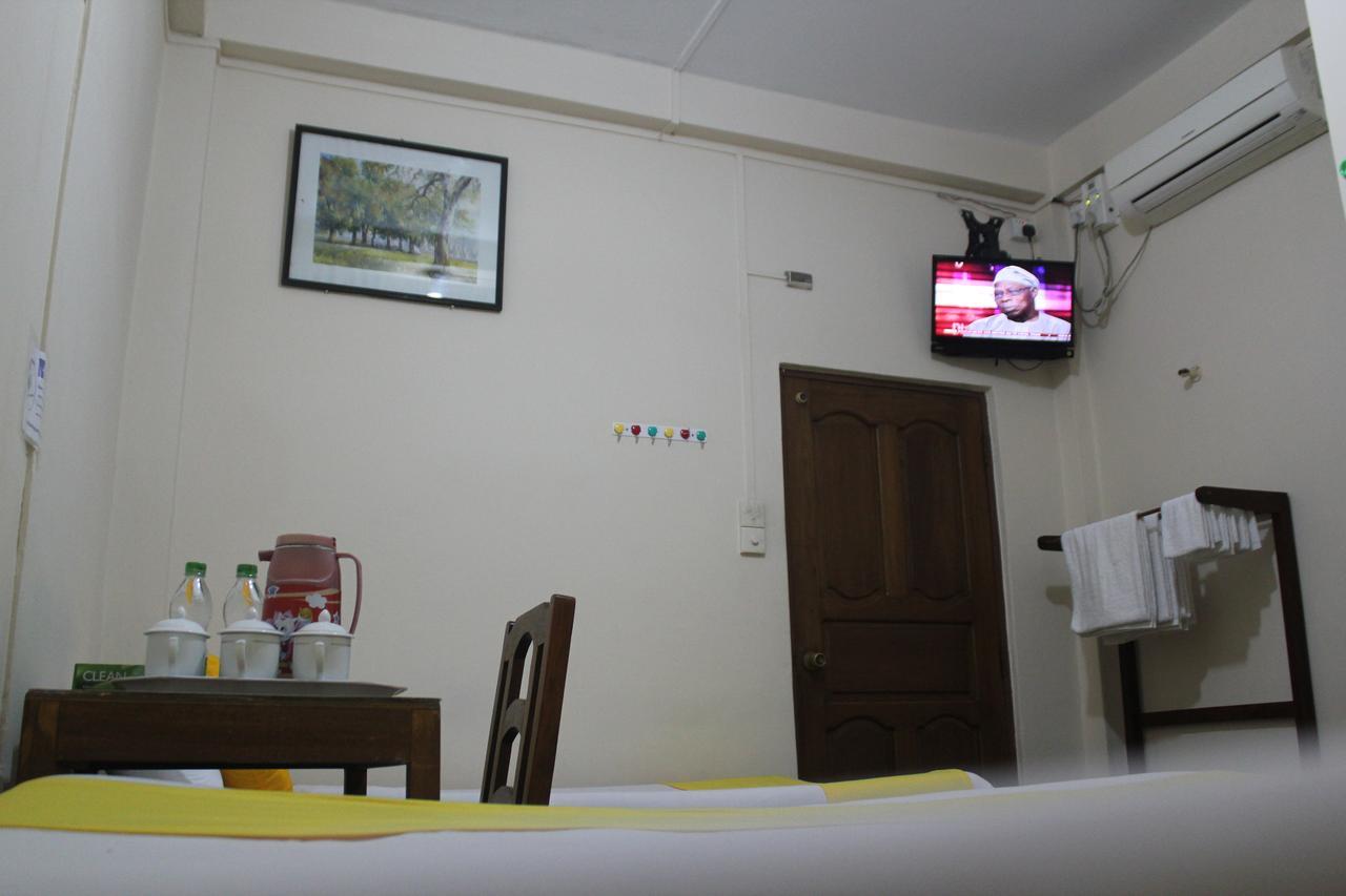 Mother Land Inn 2 Rangun Kültér fotó